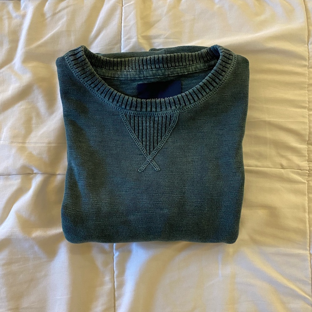 Only worn once green men’s sweater!